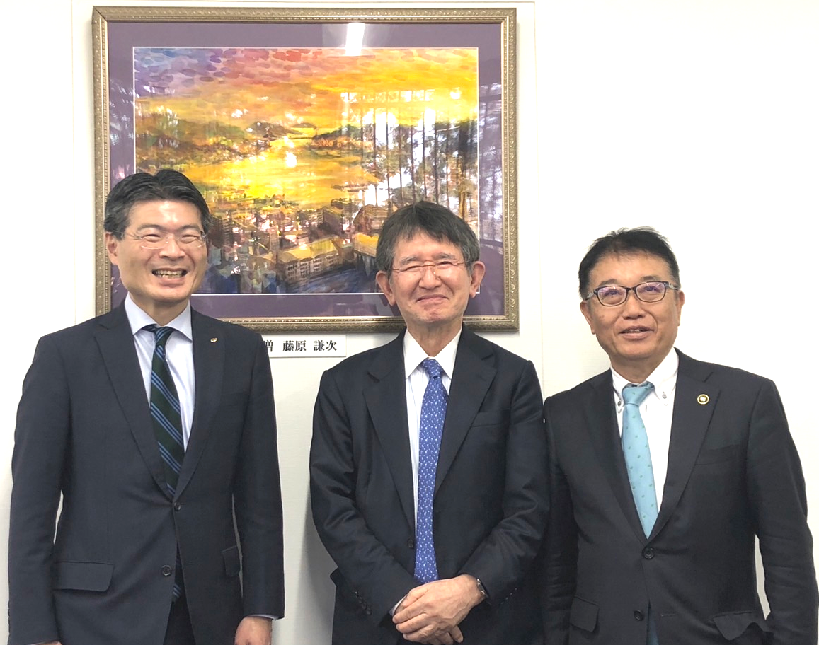 左：平田知事（長崎県）、中：今村社長（当社）、右：古川市長（島原市）